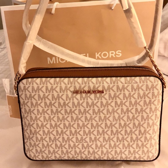 Mochael Kors Jet Set Parge Saffiano Leather - Picture 1 of 4